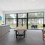 In With 3 Bedrooms And Wifi 펜션 *